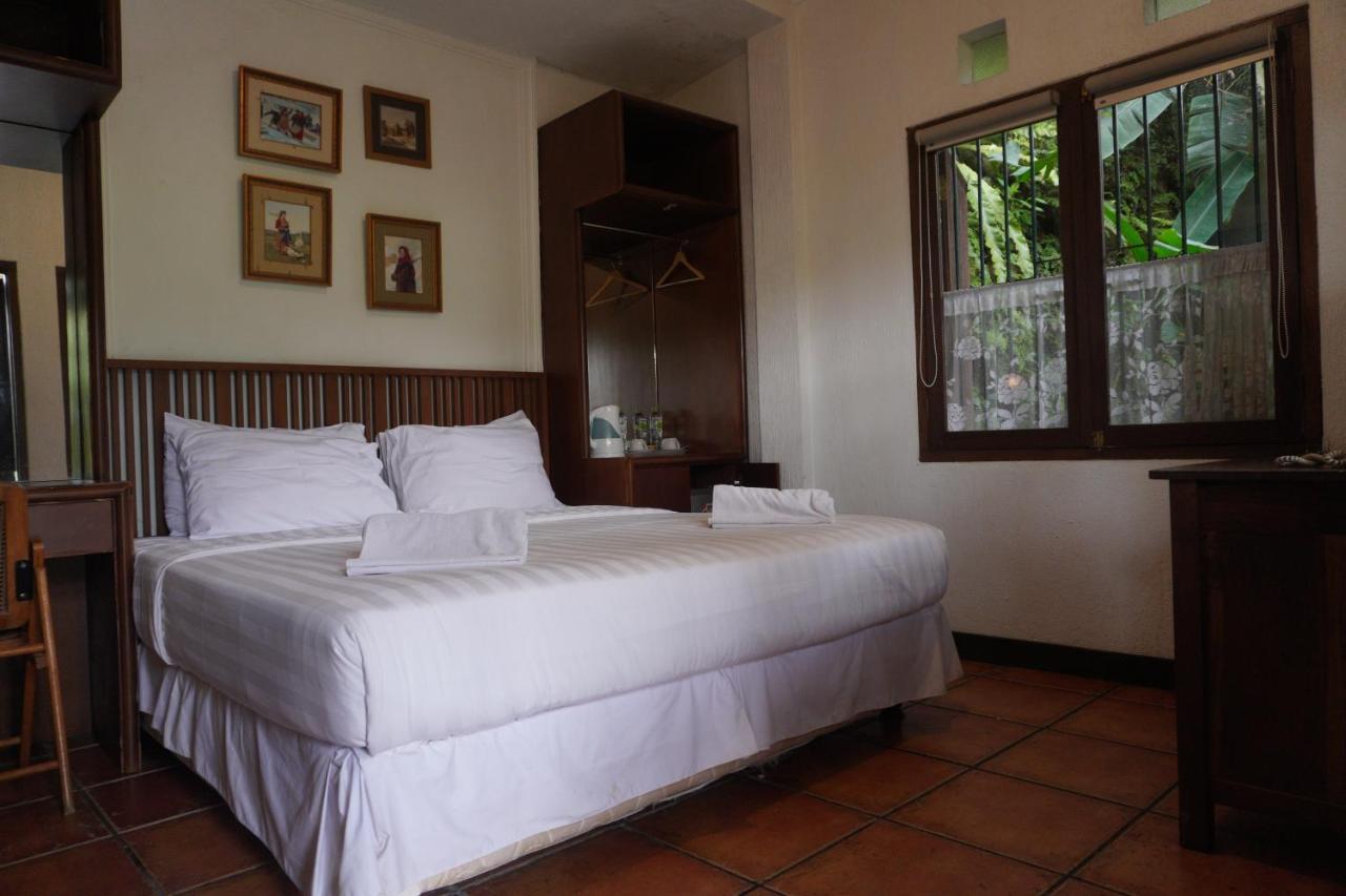 Rumah Stroberi Organic Farm & Family Lodge 렘뱅 외부 사진
