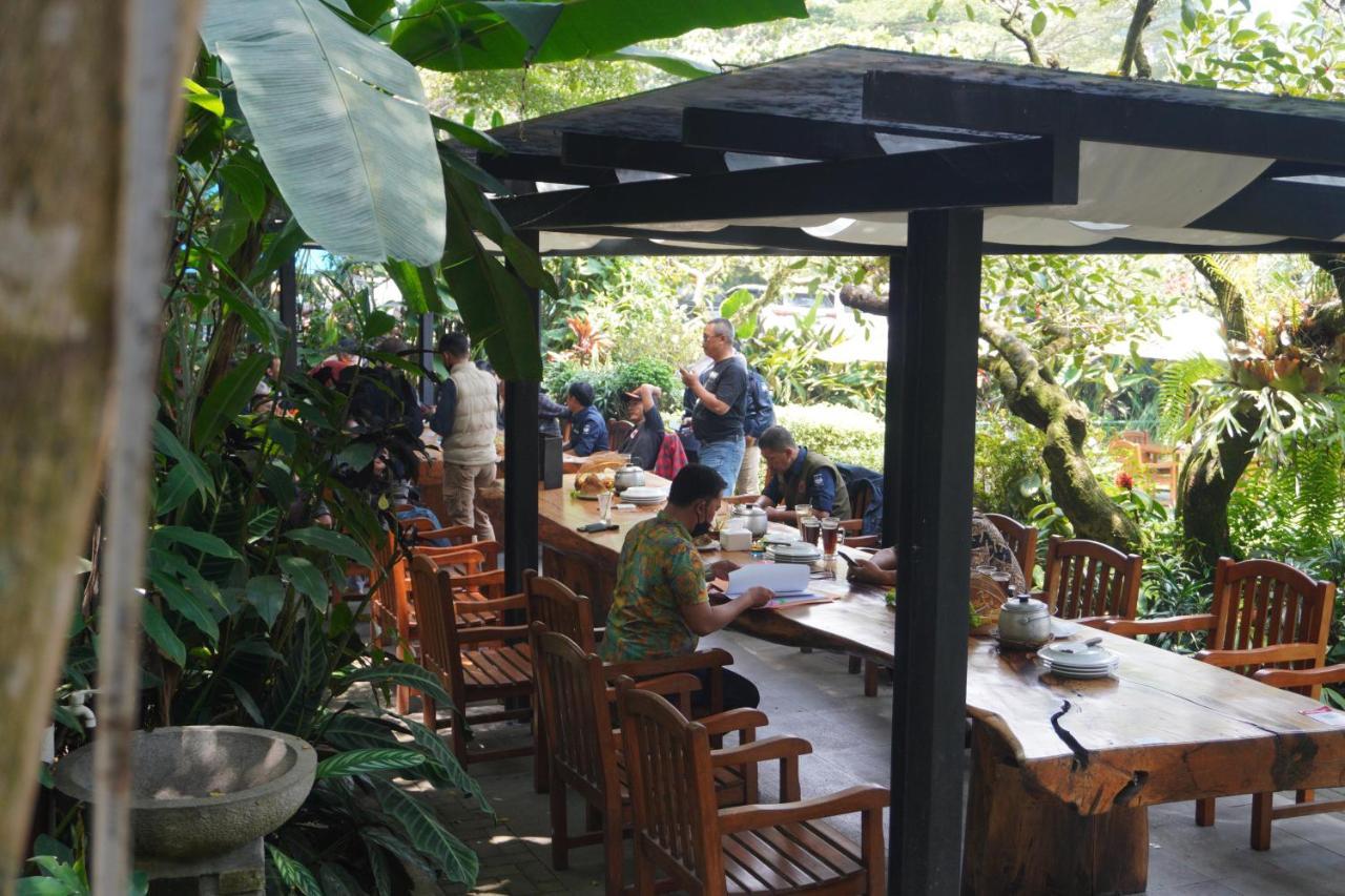 Rumah Stroberi Organic Farm & Family Lodge 렘뱅 외부 사진