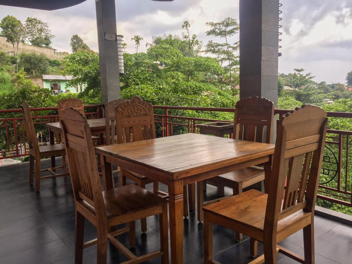 Rumah Stroberi Organic Farm & Family Lodge 렘뱅 외부 사진