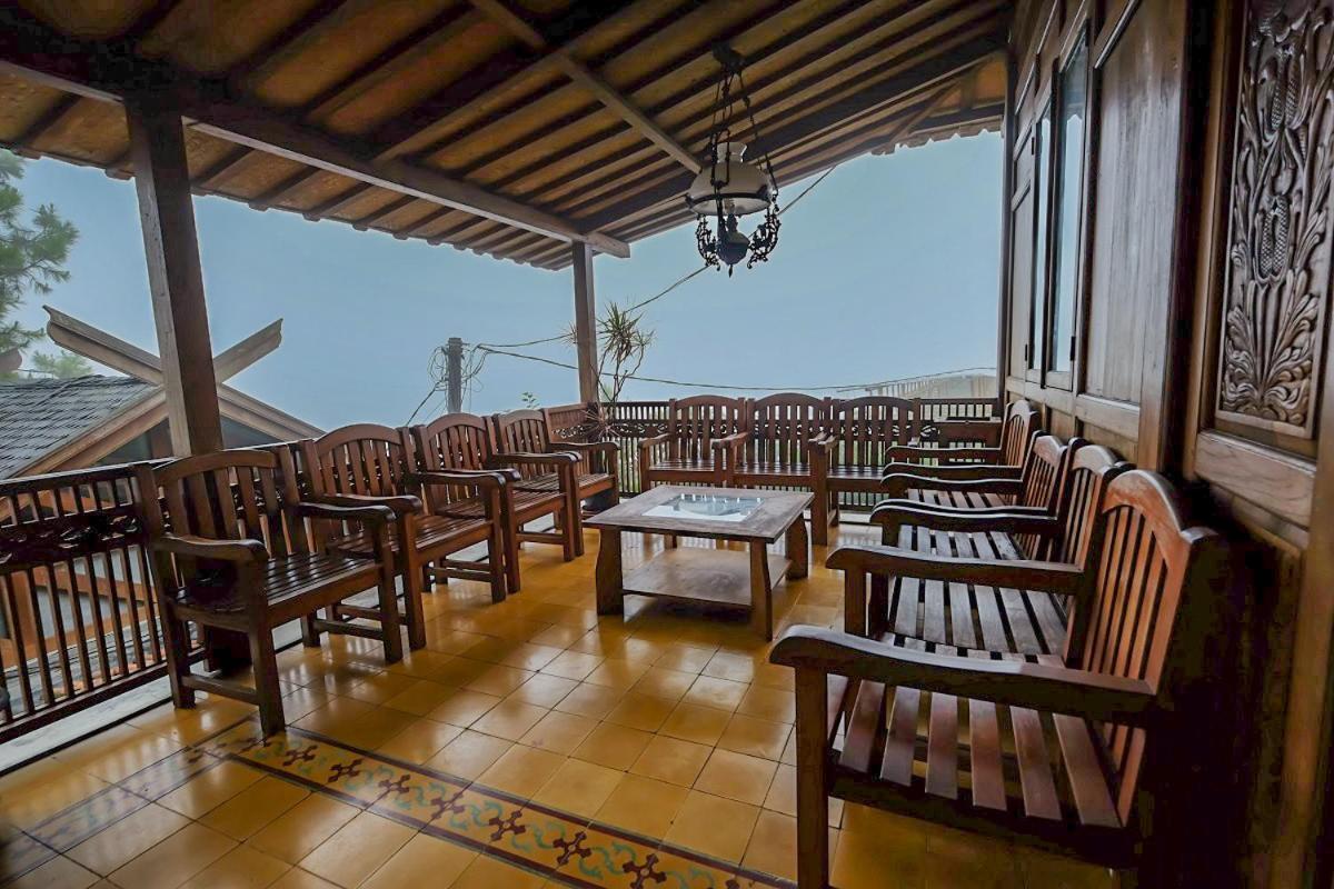 Rumah Stroberi Organic Farm & Family Lodge 렘뱅 외부 사진