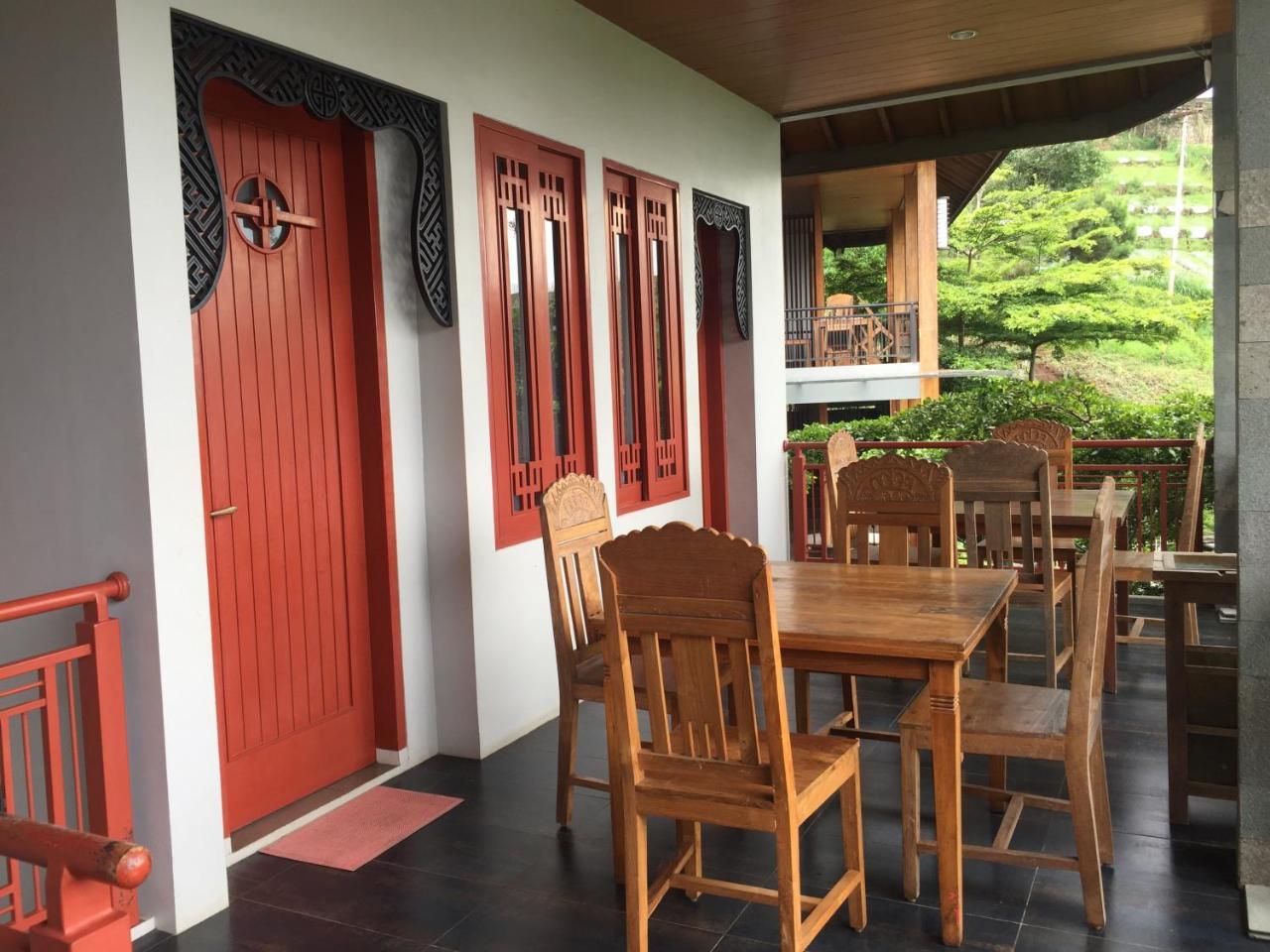 Rumah Stroberi Organic Farm & Family Lodge 렘뱅 외부 사진